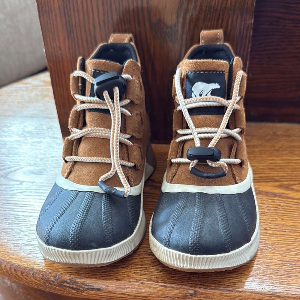 Sorel OUT N ABOUT™ IV Classic Youth Waterproof Boot, Taffy and Black